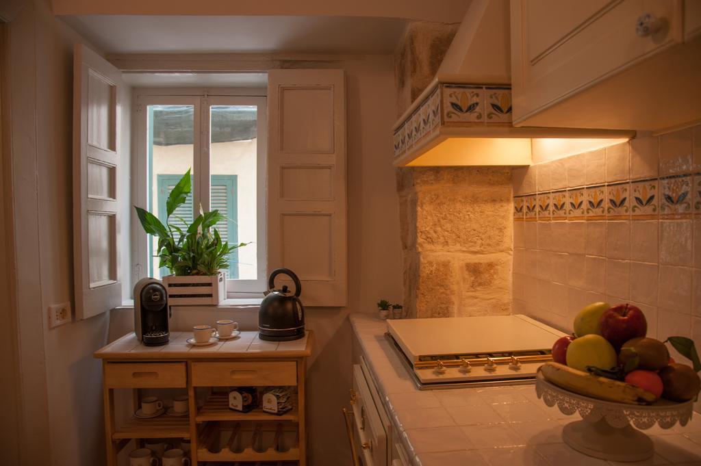 B&B Al Vico Трані Екстер'єр фото