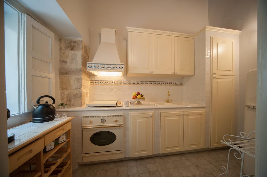 B&B Al Vico Трані Екстер'єр фото