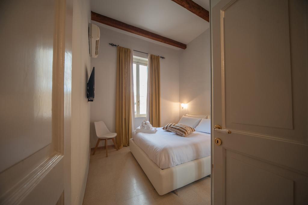 B&B Al Vico Трані Екстер'єр фото
